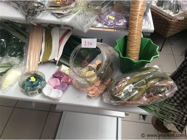 Lot allerlei decoratiemateriaal - afbeelding 4 van  4