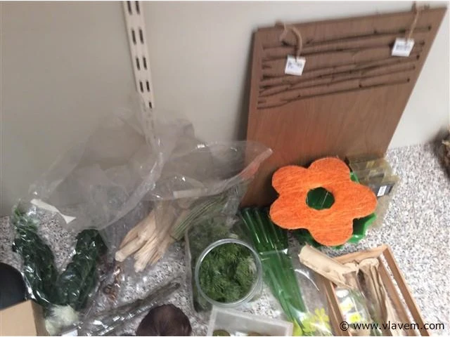 Lot allerlei decoratiemateriaal - afbeelding 4 van  4