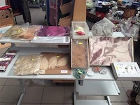 Lot allerlei decoratiemateriaal - afbeelding 1 van  4