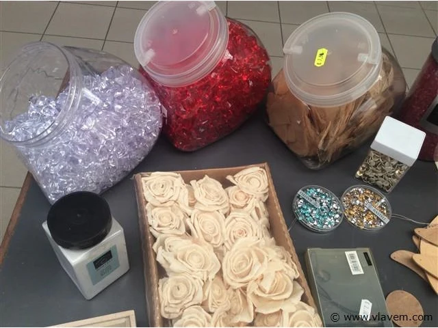Lot allerlei decoratiemateriaal - afbeelding 3 van  5