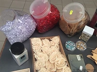 Lot allerlei decoratiemateriaal - afbeelding 3 van  5