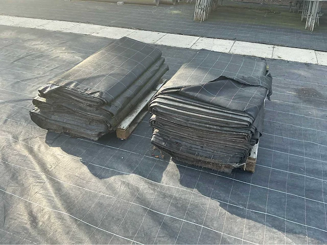 Lot antiworteldoek 1150m2 - afbeelding 1 van  4