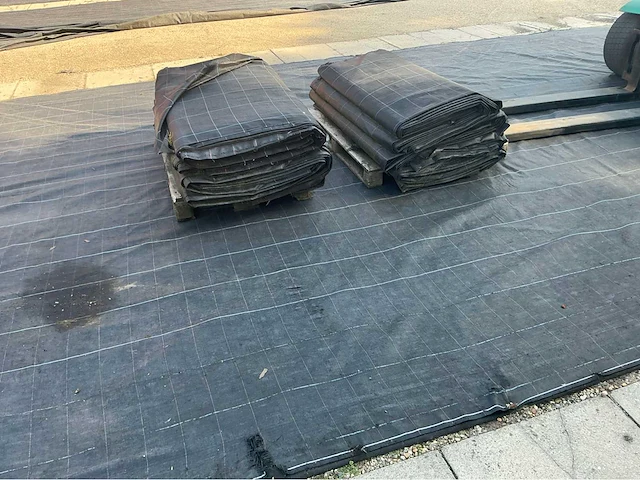Lot antiworteldoek 1150m2 - afbeelding 2 van  4