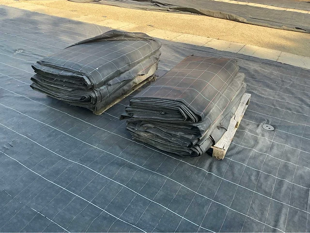 Lot antiworteldoek 1150m2 - afbeelding 3 van  4