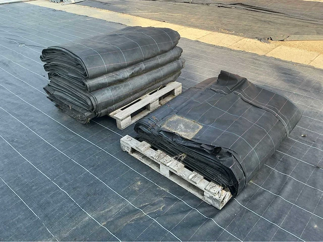 Lot antiworteldoek 1300m2 - afbeelding 2 van  4