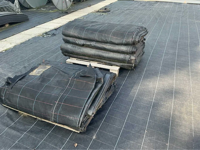 Lot antiworteldoek 1300m2 - afbeelding 4 van  4