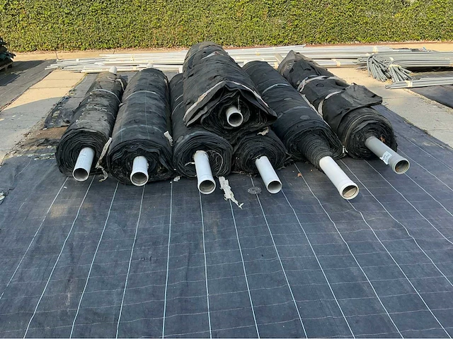Lot antiworteldoek met plantgaten overige teeltmateriaal; - afbeelding 2 van  7