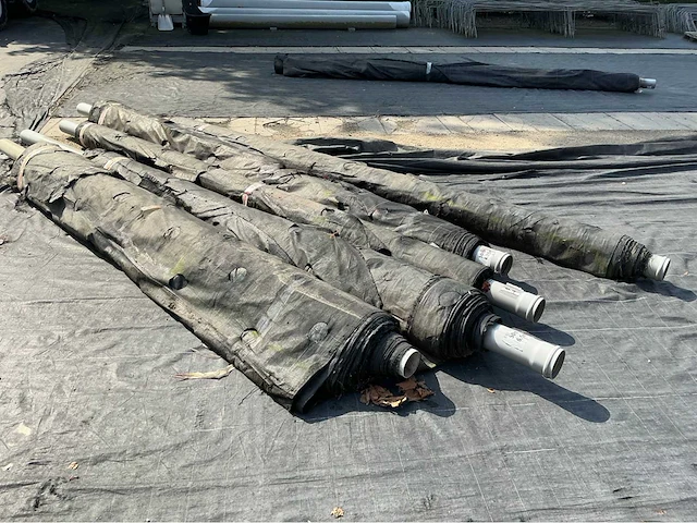 Lot antiworteldoek met plantgaten overige teeltmateriaal; - afbeelding 3 van  3