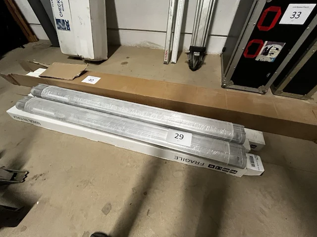 Lot armaturen - afbeelding 1 van  6