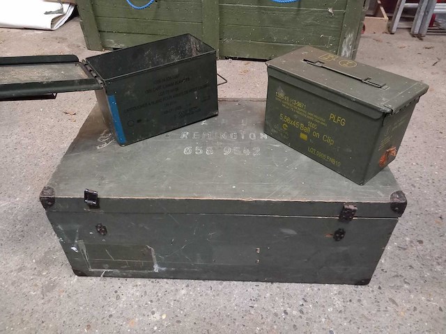 Lot army koffers - afbeelding 6 van  6