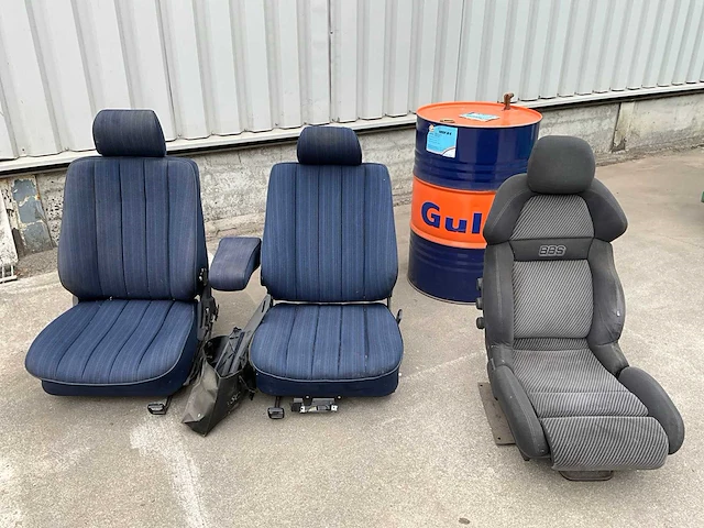 Lot autostoelen: kuipzetel, mercedes w124, toyota landcruiser,… - afbeelding 1 van  13