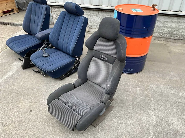 Lot autostoelen: kuipzetel, mercedes w124, toyota landcruiser,… - afbeelding 6 van  13