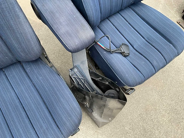 Lot autostoelen: kuipzetel, mercedes w124, toyota landcruiser,… - afbeelding 8 van  13