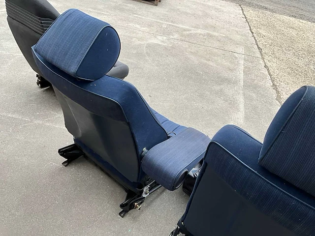 Lot autostoelen: kuipzetel, mercedes w124, toyota landcruiser,… - afbeelding 10 van  13