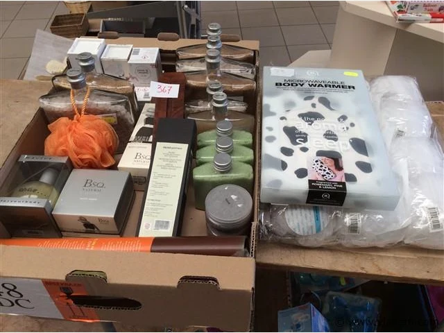 Lot badparels , verzorging + …. - afbeelding 1 van  3
