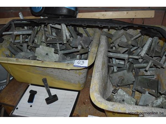 Lot balksteunen voor stippen - afbeelding 1 van  2