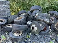 Lot banden - afbeelding 2 van  4