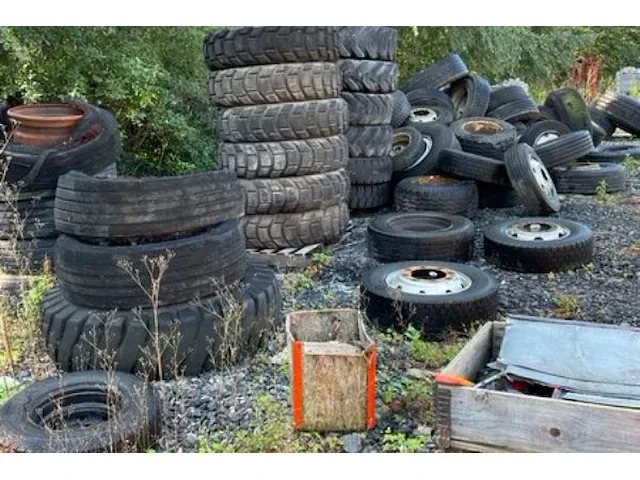 Lot banden - afbeelding 4 van  4