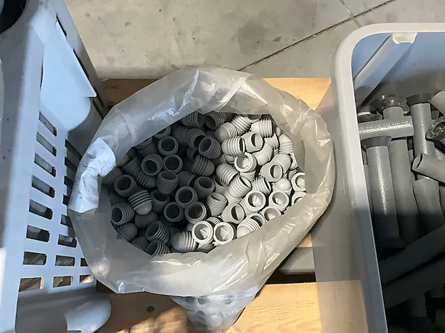 Lot bevestigingsmateriaal voor muren van vloeistofdichtbeton - afbeelding 4 van  6