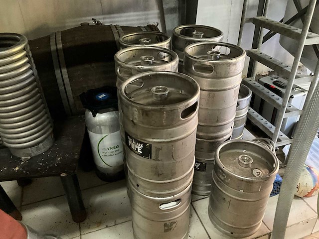 Lot biervaten inox - afbeelding 2 van  4