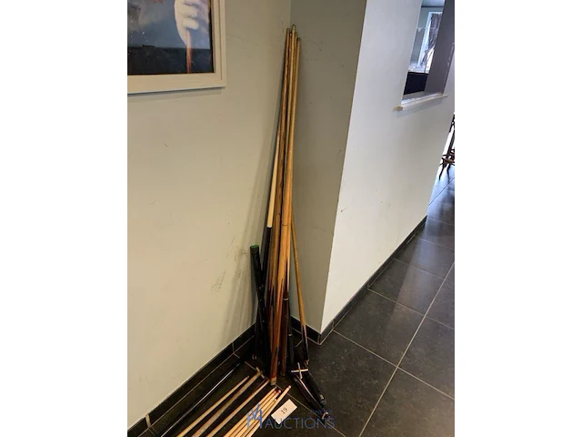 Lot biljartkeu's en hulpstukken - afbeelding 3 van  6