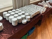 Lot borden, tassen kommen servies, glaswerk en bestek (677x) - afbeelding 10 van  16