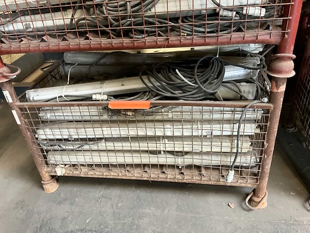 Lot bouwlampen - afbeelding 4 van  8