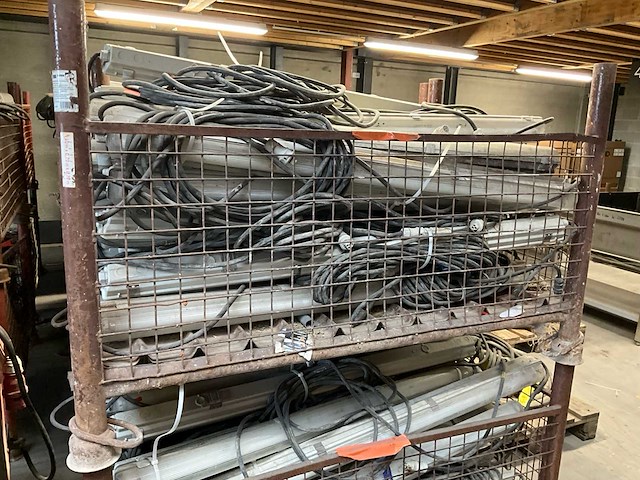 Lot bouwlampen - afbeelding 5 van  8