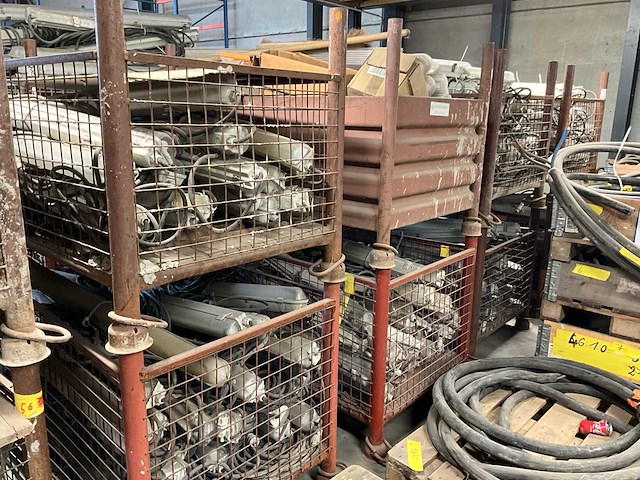 Lot bouwlampen - afbeelding 7 van  8