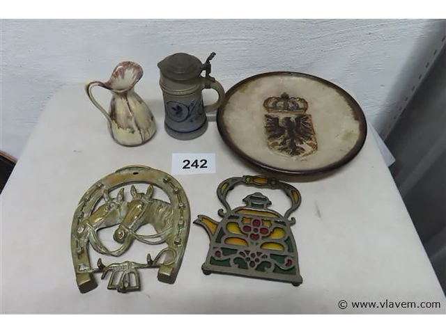 Lot brocante volgens foto - afbeelding 1 van  3