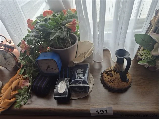 Lot brocante volgens foto - afbeelding 2 van  3