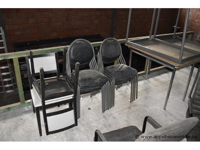 Lot bureelmateriaal wo tafels en stoelen - afbeelding 3 van  3