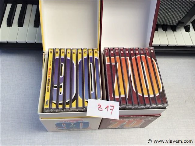 Lot cd's de prehistori - afbeelding 1 van  2