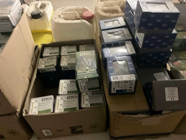 Lot dakmateriaal toebehoren - afbeelding 19 van  69
