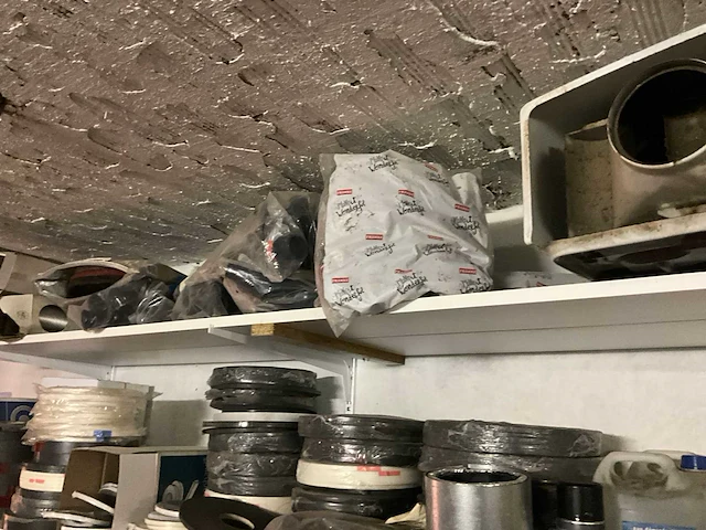Lot dakmateriaal toebehoren - afbeelding 54 van  69