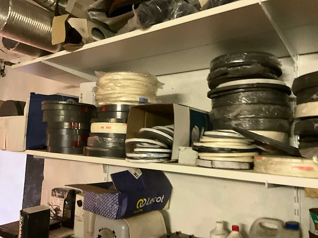 Lot dakmateriaal toebehoren - afbeelding 57 van  69