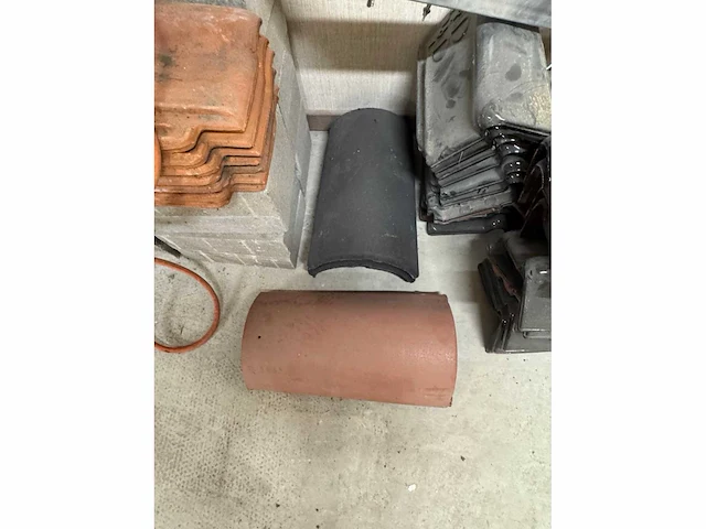 Lot dakpannen en gereedschap - afbeelding 5 van  13