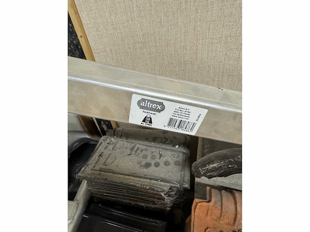 Lot dakpannen en gereedschap - afbeelding 11 van  13