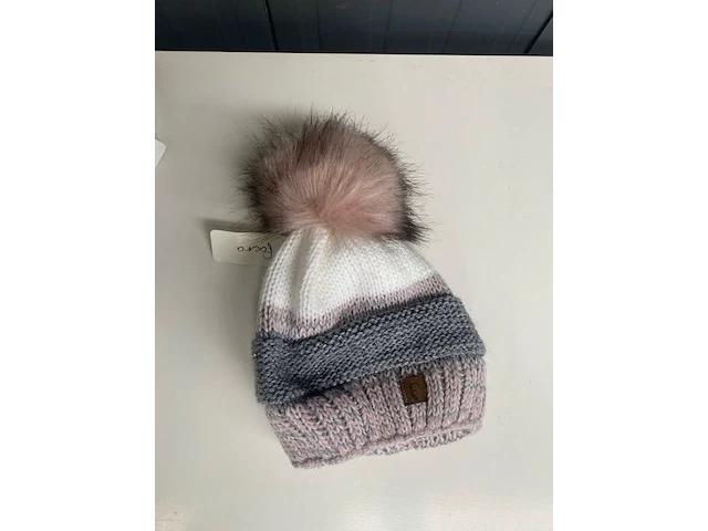 Lot damesmutsen - 15 stuks - gevoerd -mix kleuren en modellen - one size - zeer goede kwaliteit - met label - afbeelding 3 van  10