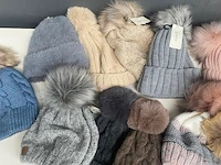 Lot damesmutsen - 15 stuks - gevoerd -mix kleuren en modellen - one size - zeer goede kwaliteit - met label - afbeelding 10 van  10