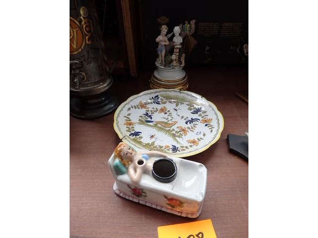 Lot déco, carpié, moustier,… - afbeelding 1 van  2