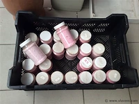 Lot decoratiemateriaal in box - afbeelding 1 van  2
