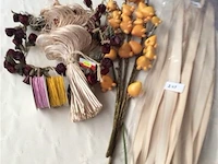 Lot decoratiemateriaal - afbeelding 1 van  3