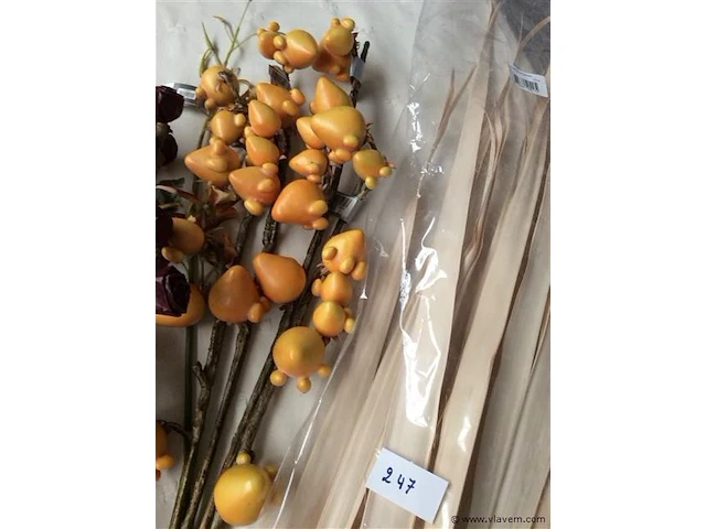 Lot decoratiemateriaal - afbeelding 3 van  3