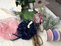 Lot decoratiemateriaal - afbeelding 1 van  3