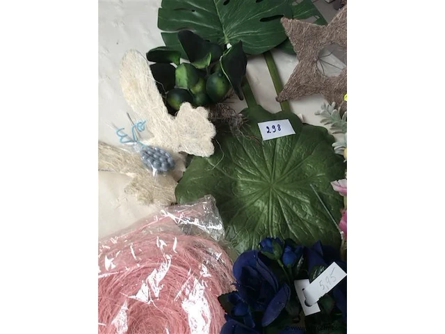Lot decoratiemateriaal - afbeelding 3 van  3