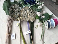 Lot decoratiemateriaal - afbeelding 1 van  3