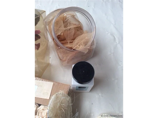 Lot decoratiemateriaal - afbeelding 3 van  3