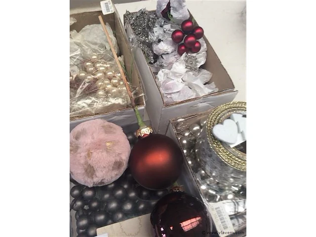 Lot decoratiemateriaal - afbeelding 3 van  3