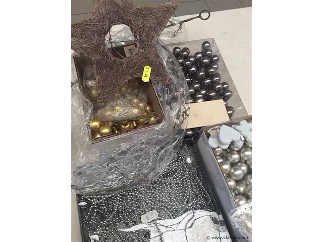 Lot decoratiemateriaal - afbeelding 3 van  3
